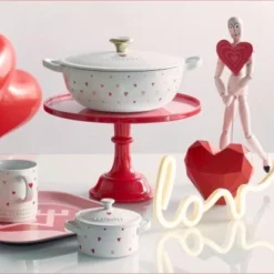 Le Creuset Mini Cocotte Hearts Aus Steinzeug 9 Le Creuset Mini Cocotte Hearts Aus Steinzeug -Kitchenaid Shop 21074228451449 81901100101830 80302350101805 LS00002 1