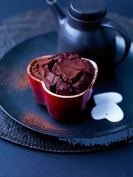 Le Creuset Herz-Förmchen In Kirschrot 3 Le Creuset Herz-Förmchen In Kirschrot – Bild 3