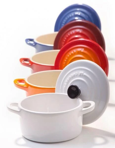 Le Creuset Mini Cocotte In Schwarz Glänzend 2 Le Creuset Mini Cocotte In Schwarz Glänzend – Bild 2