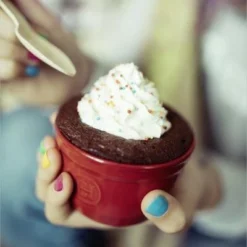 Emile Henry Töpfchen Nr. 9 In Granatapfel, 2er Set -Kitchenaid Shop EH 10XX Life Ramequin Ramekin CupCakeWhippedCream2 V 3