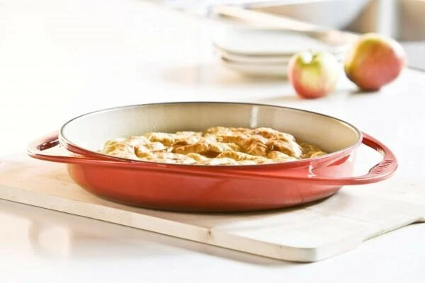 Le Creuset Tatin-Backform Aus Gusseisen In Kirschrot 28 Cm / 2,6 Liter 3 Le Creuset Tatin-Backform Aus Gusseisen In Kirschrot 28 Cm / 2,6 Liter – Bild 3