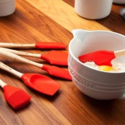 Le Creuset Großer Kochlöffel Craft In Kirschrot 5 Le Creuset Großer Kochlöffel Craft In Kirschrot -Kitchenaid Shop K chenaccessoires Craft 1