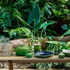 Le Creuset Auflaufform Tradition, Rechteckig In Bamboo Green 14 X 19 Cm / 1,1 Liter -Kitchenaid Shop LC 20201221 UK LS YC BAMBOOCOLL2021 143 copy