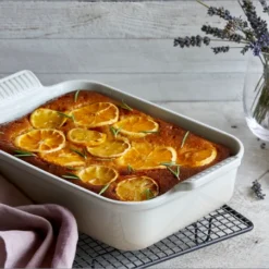 Le Creuset Auflaufform Tradition In Shell Pink 26 X 19 Cm / 2,4 Liter -Kitchenaid Shop LC Auflaufform Zitronenkuchen Olivenoel 1