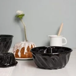 Riess Emaille Riess Gugelhupfform Aus Emaille In Schwarz 18 Cm -Kitchenaid Shop RIESS AMBIENTE CLASSIC Schwarz highres 367