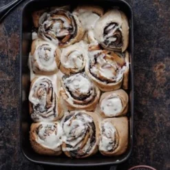 Staub Auflaufform Aus Gusseisen 30 X 20 Cm In Schwarz -Kitchenaid Shop Staub Auflaufform Gusseisen Mohnschnecken LD1