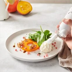 ISi Dessert Whip PLUS 0,5 L, Weiß -Kitchenaid Shop iSi Geschmorter Kuerbis mit Ziegenkaese Espuma 1 1