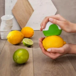 Microplane Zester Flexi Zesti, In Grün -Kitchenaid Shop mp specialty series flexi zesti green 34730 with lemon neu 1