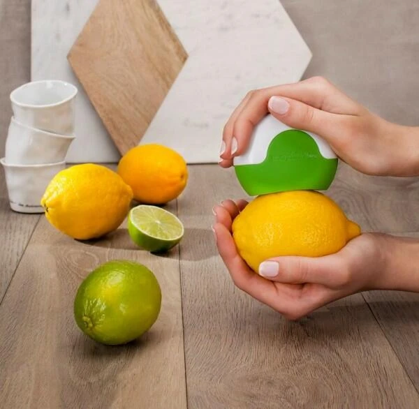 Microplane Zester Flexi Zesti, In Grün – Bild 3